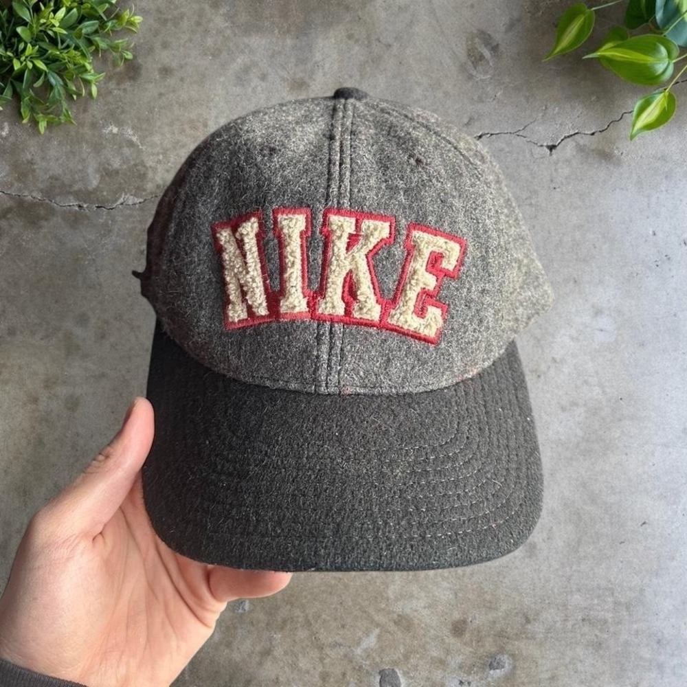 vintage Grey Nike spell out wool snapback cap 90s